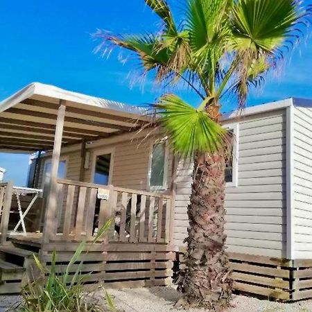 Mobile Home Camping Marvilla Parks Le Petit Mousse M028 Vias Bagian luar foto